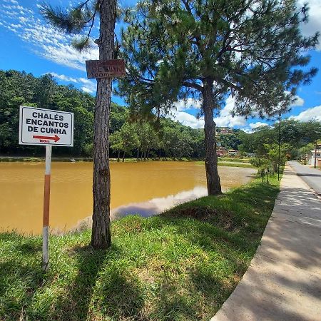 Chales Encantos De Cunha Azul Exteriér fotografie